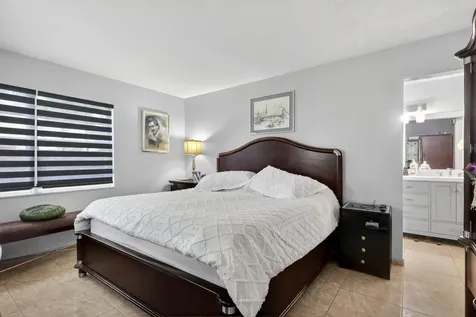 18977 NW 63rd Court Circle Miami Gardens FL 33015