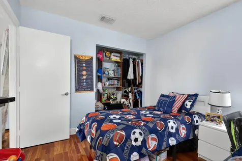 18977 NW 63rd Court Circle Miami Gardens FL 33015