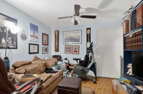 18977 NW 63rd Court Circle Miami Gardens FL 33015
