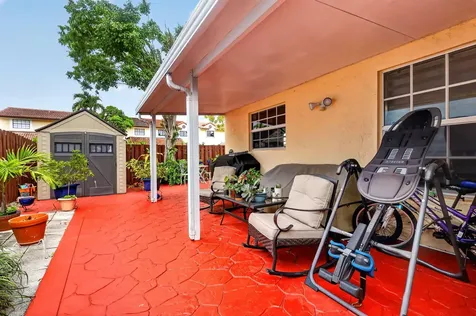 18977 NW 63rd Court Circle Miami Gardens FL 33015