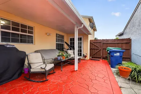 18977 NW 63rd Court Circle Miami Gardens FL 33015