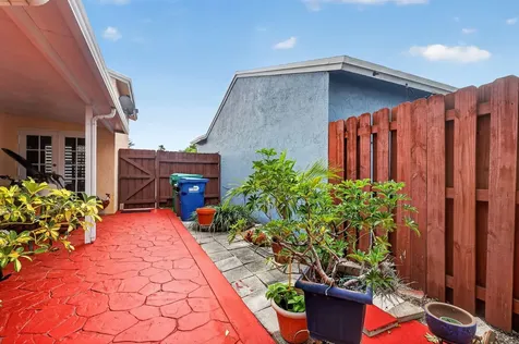 18977 NW 63rd Court Circle Miami Gardens FL 33015