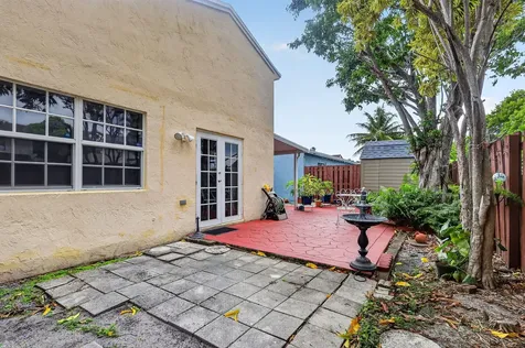 18977 NW 63rd Court Circle Miami Gardens FL 33015