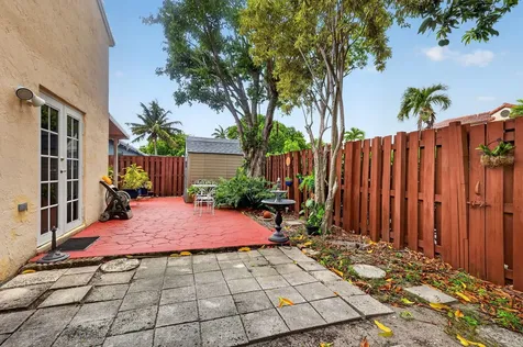 18977 NW 63rd Court Circle Miami Gardens FL 33015