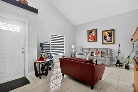 18977 NW 63rd Court Circle Miami Gardens FL 33015