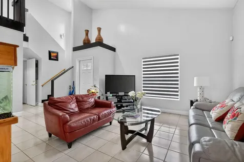 18977 NW 63rd Court Circle Miami Gardens FL 33015