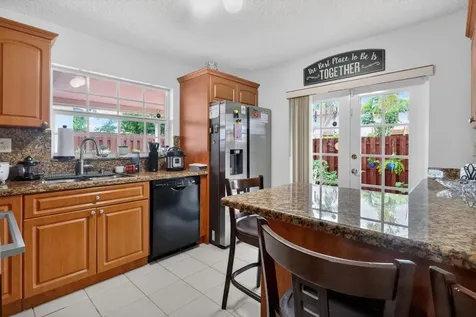 18977 NW 63rd Court Circle Miami Gardens FL 33015