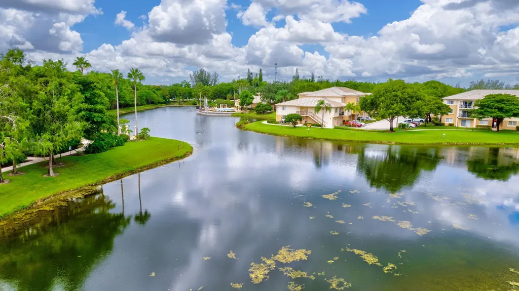 600 N Crestwood Court Court N Royal Palm Beach FL 33411