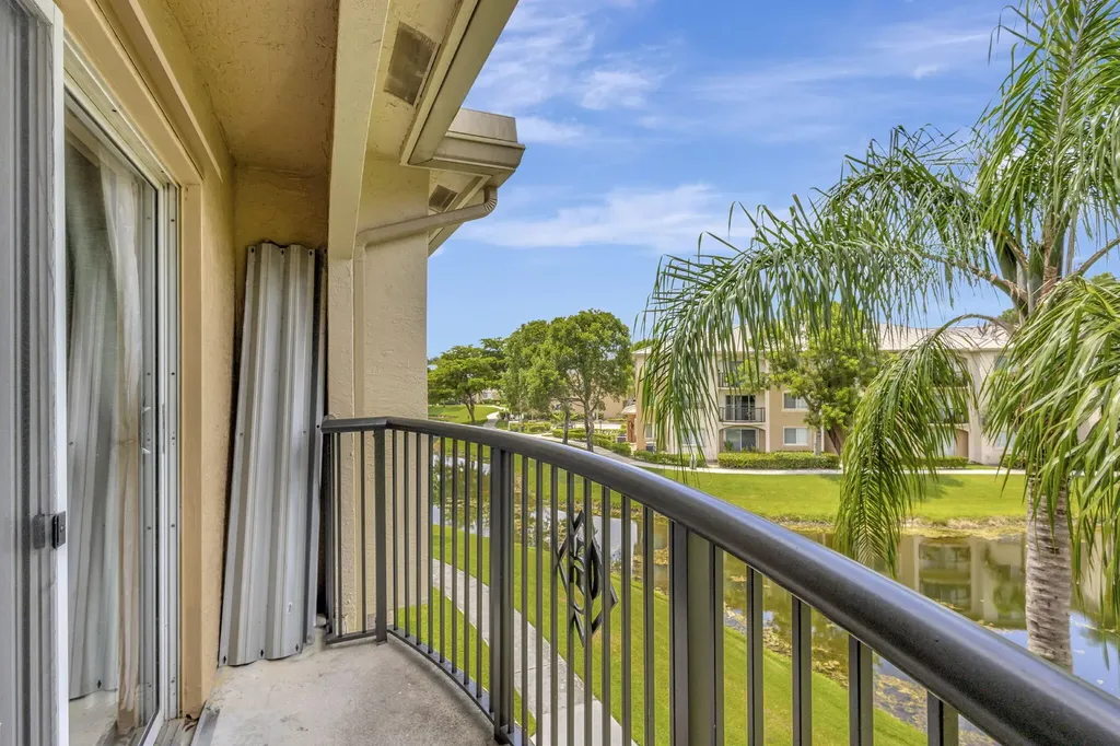 600 N Crestwood Court Court N Royal Palm Beach FL 33411