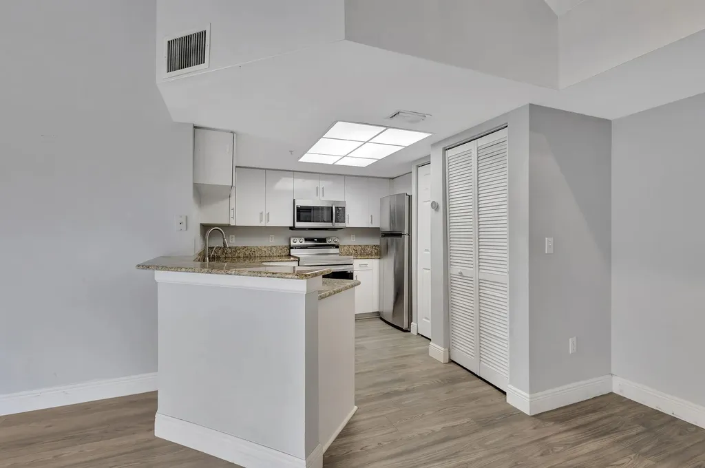 600 N Crestwood Court Court N Royal Palm Beach FL 33411