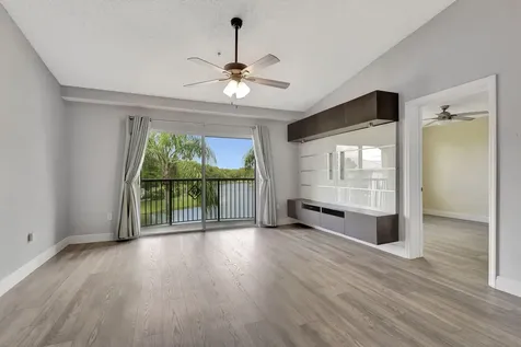 600 N Crestwood Court Court N Royal Palm Beach FL 33411