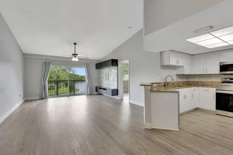 600 N Crestwood Court Court N Royal Palm Beach FL 33411
