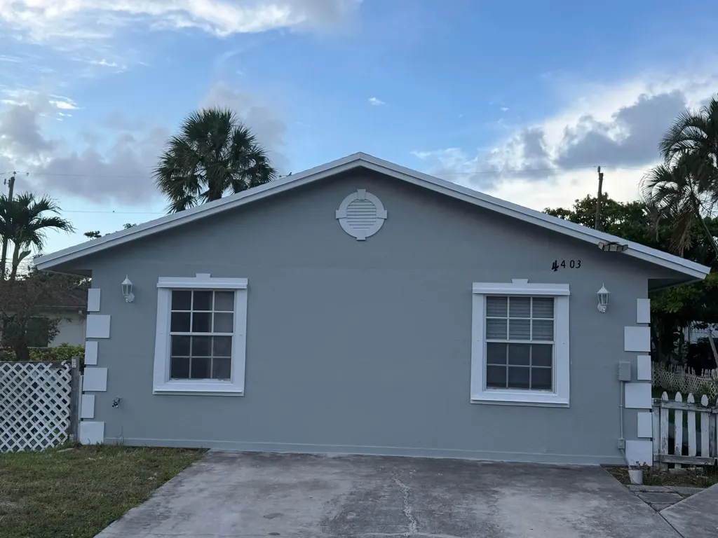 4403 Anna Lane Palm Springs FL 33406