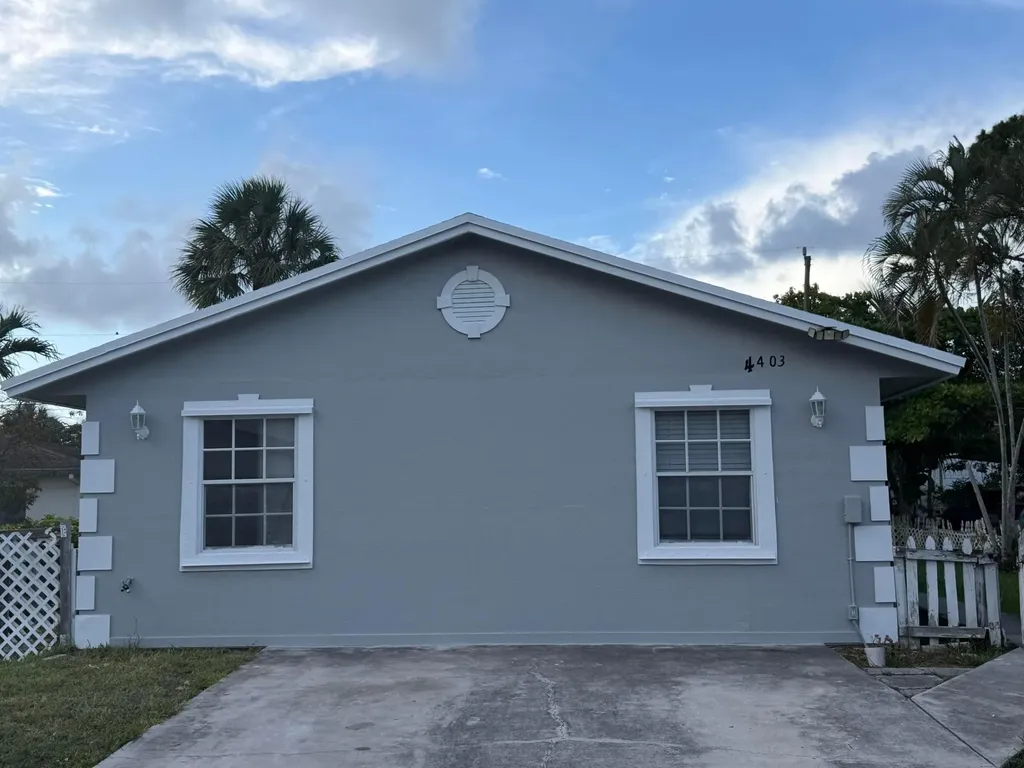 4403 Anna Lane Palm Springs FL 33406