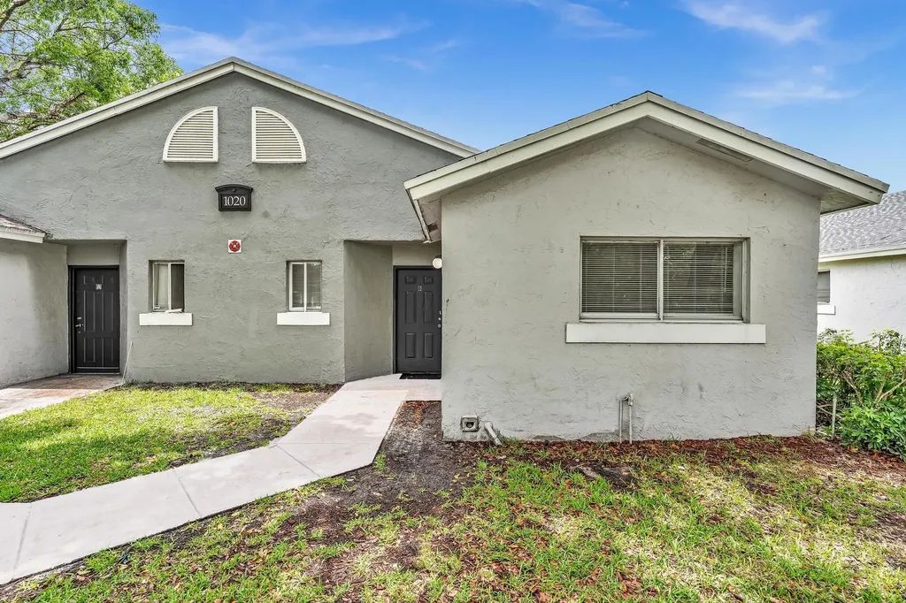 1020 Lake Victoria Drive West Palm Beach FL 33411