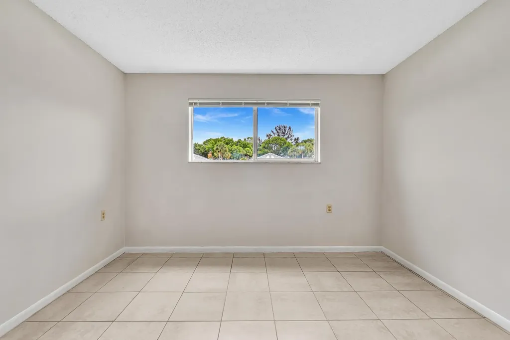 1020 Lake Victoria Drive West Palm Beach FL 33411