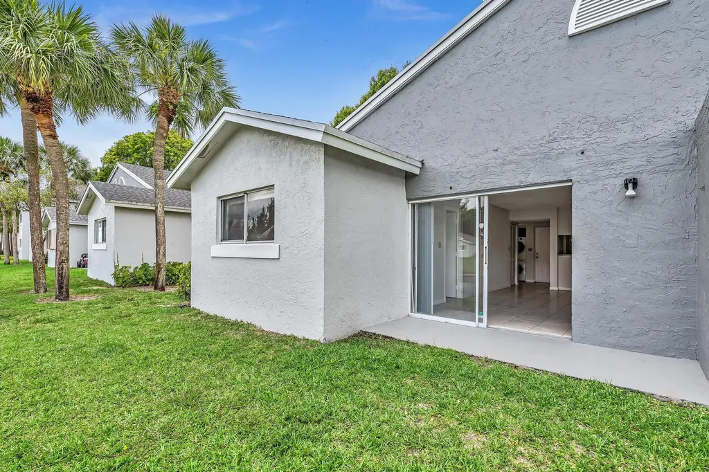1020 Lake Victoria Drive West Palm Beach FL 33411