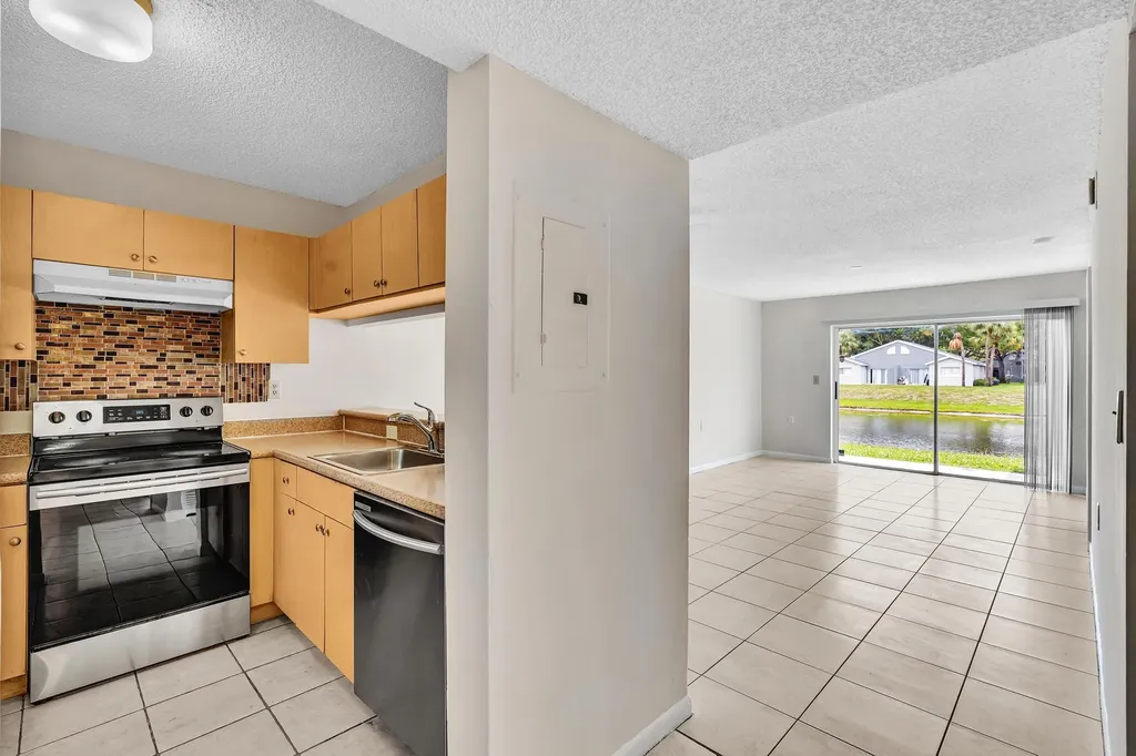 1020 Lake Victoria Drive West Palm Beach FL 33411