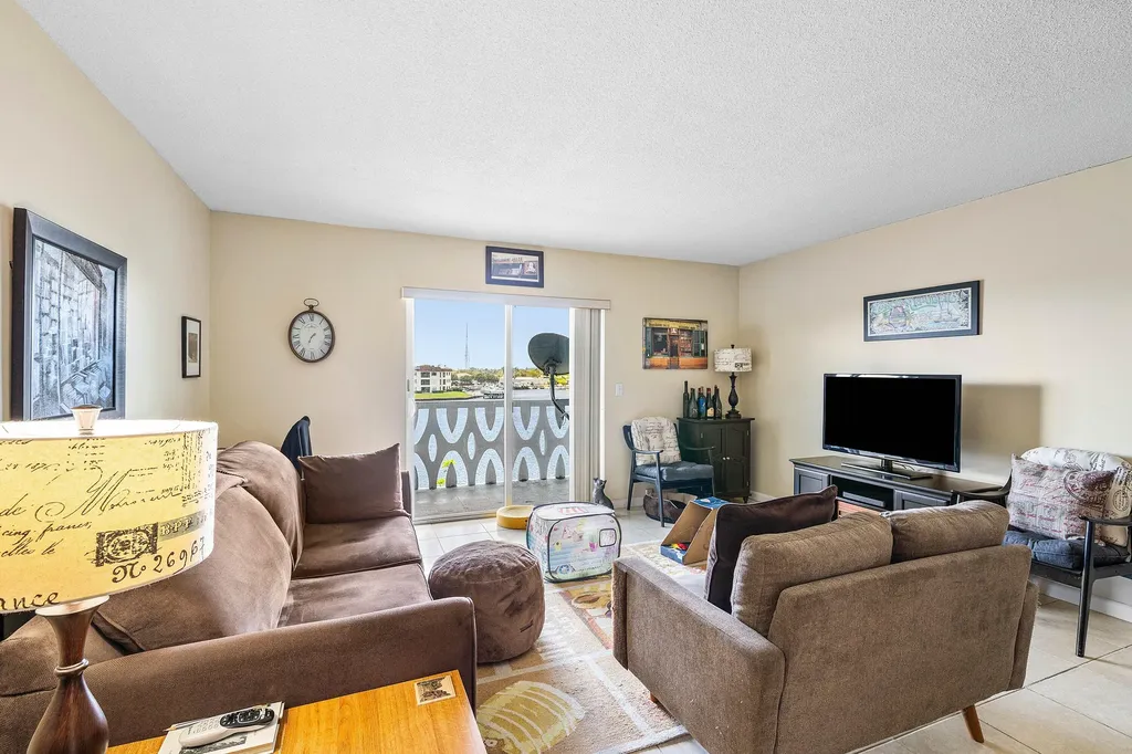 628 Southwind Circle North Palm Beach FL 33408