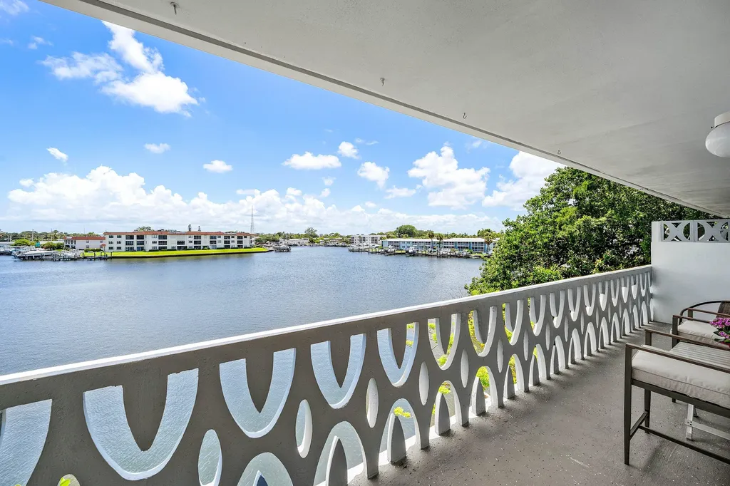 628 Southwind Circle North Palm Beach FL 33408