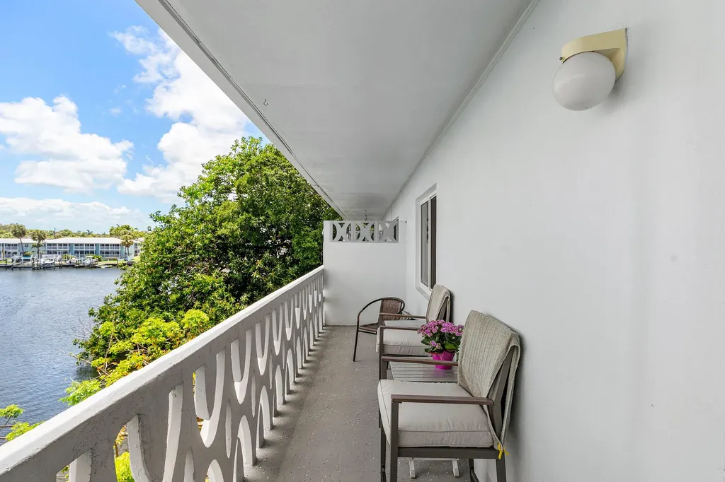 628 Southwind Circle North Palm Beach FL 33408