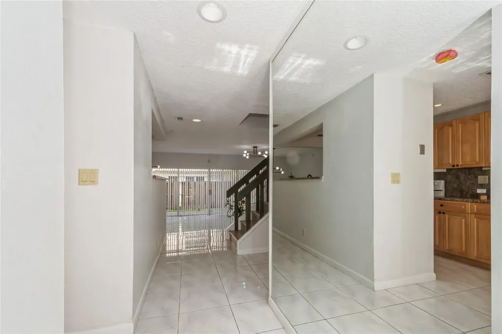 8208 NW 8th Place NW Plantation FL 33324