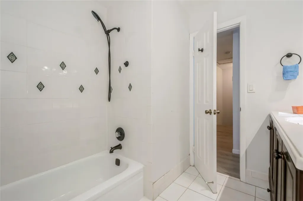 8208 NW 8th Place NW Plantation FL 33324