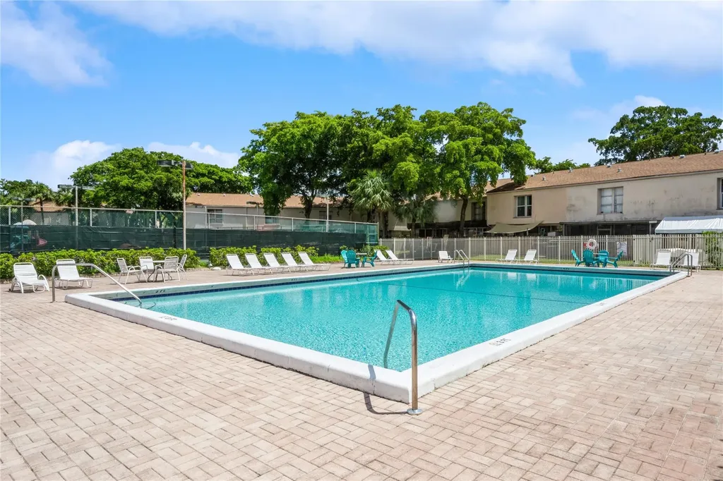 8208 NW 8th Place NW Plantation FL 33324