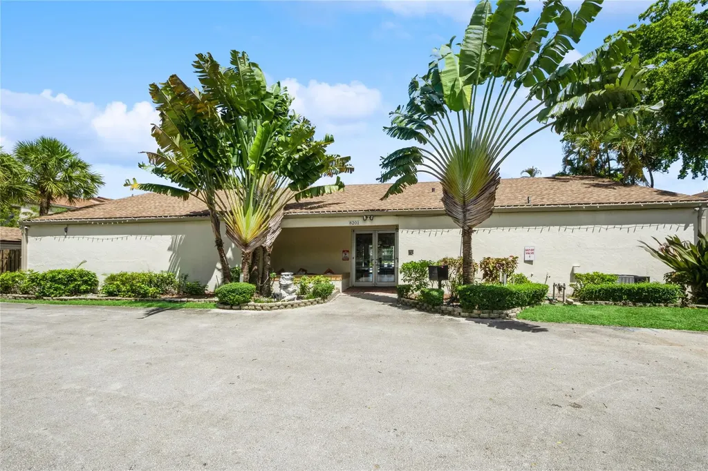8208 NW 8th Place NW Plantation FL 33324