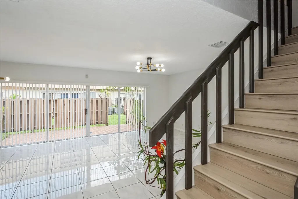 8208 NW 8th Place NW Plantation FL 33324