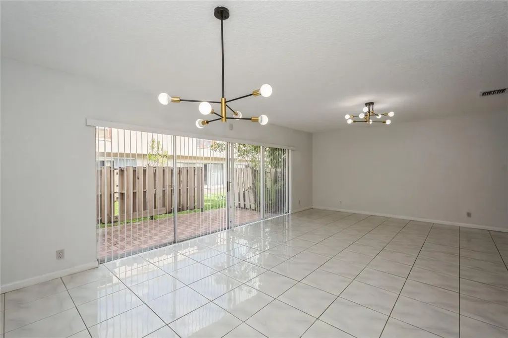 8208 NW 8th Place NW Plantation FL 33324
