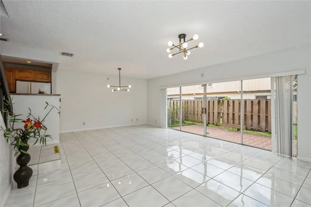 8208 NW 8th Place NW Plantation FL 33324