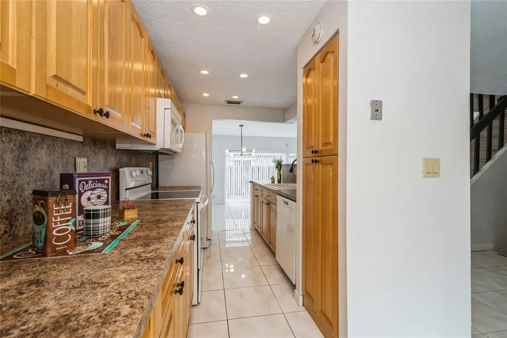 8208 NW 8th Place NW Plantation FL 33324