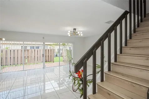 8208 NW 8th Place NW Plantation FL 33324