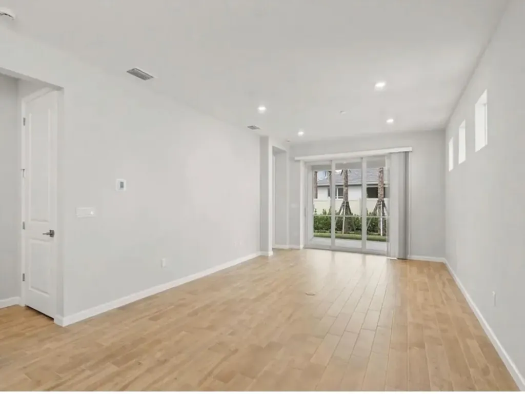 4520 Jolly Roger Manor Vero Beach FL 32967