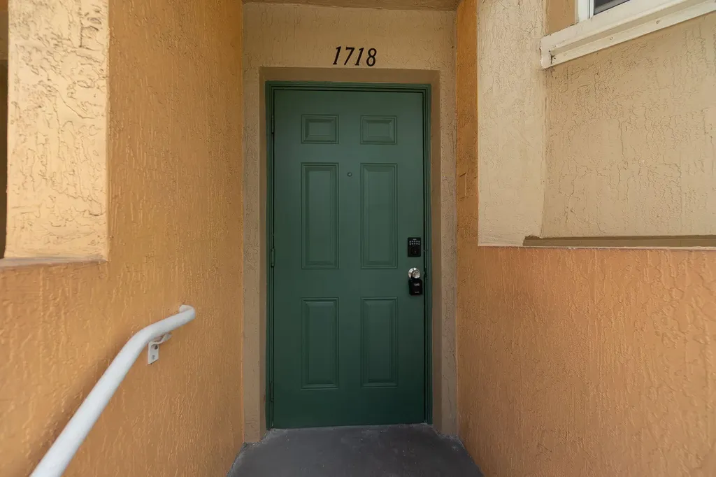 1718 NE 6th Street Boynton Beach FL 33435