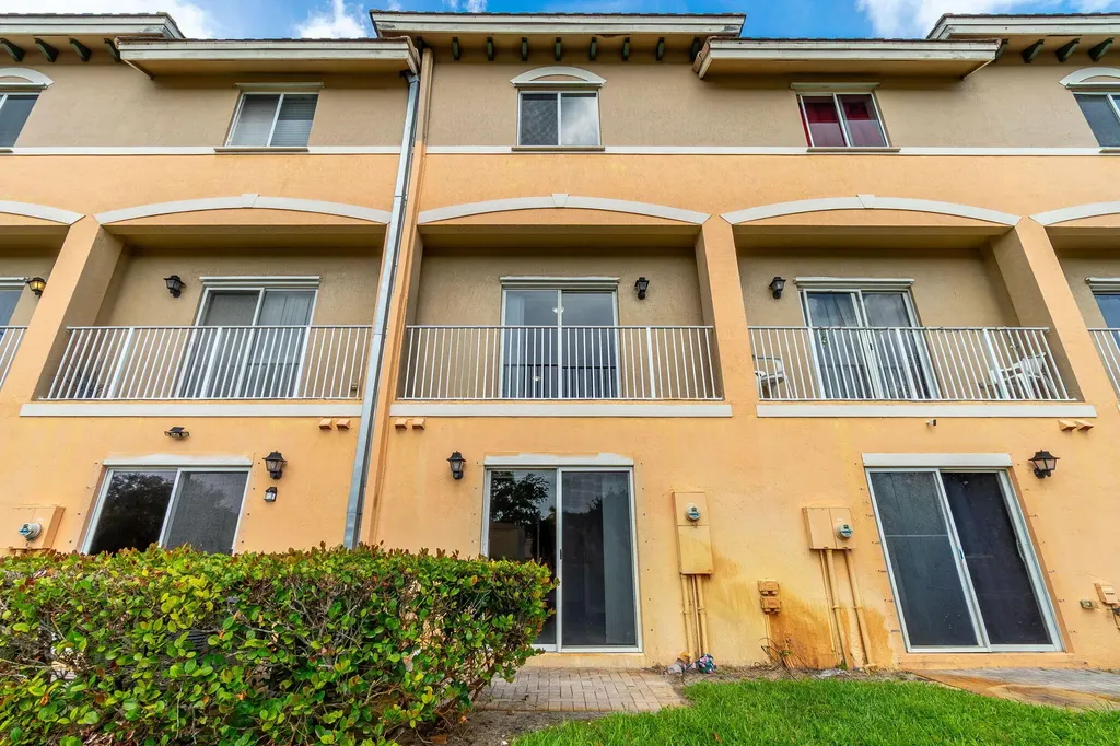 1718 NE 6th Street Boynton Beach FL 33435