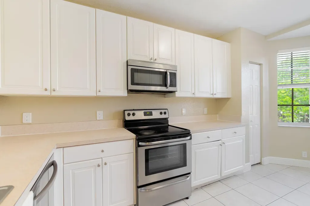 1718 NE 6th Street Boynton Beach FL 33435