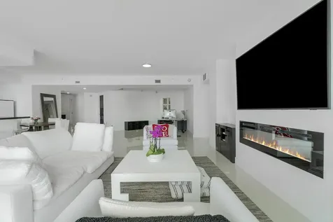 2640 Lake Shore Drive Riviera Beach FL 33404