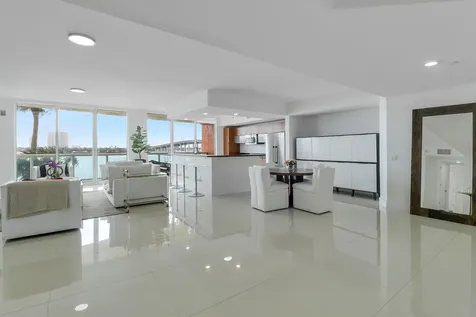 2640 Lake Shore Drive Riviera Beach FL 33404