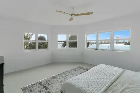2640 Lake Shore Drive Riviera Beach FL 33404