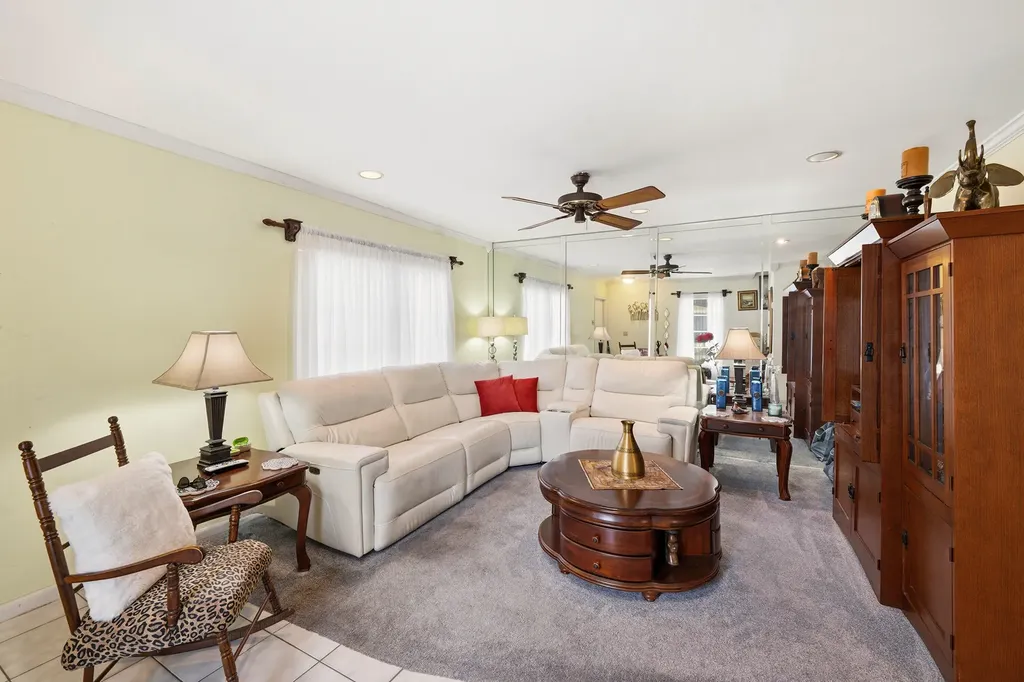 7599 NW 74th Avenue Tamarac FL 33321