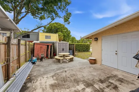 7599 NW 74th Avenue Tamarac FL 33321
