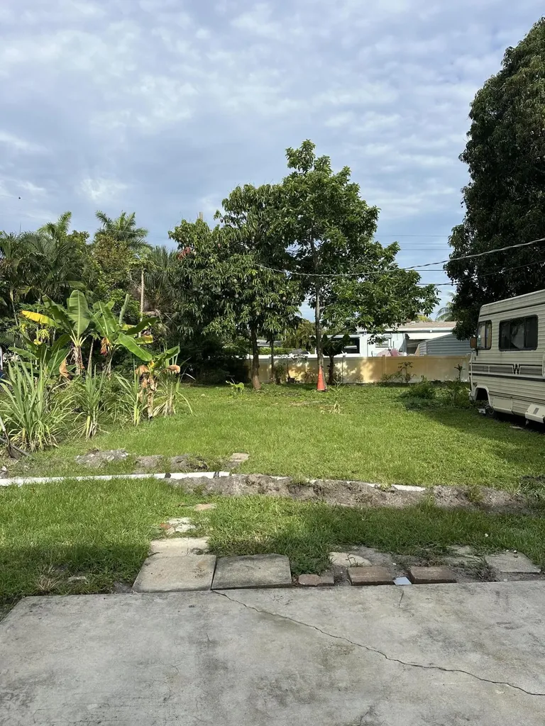 2202 NE 3rd Street Boynton Beach FL 33435