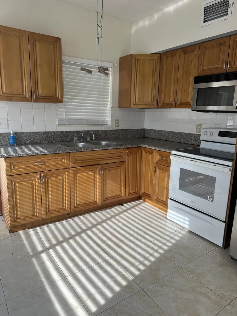 2202 NE 3rd Street Boynton Beach FL 33435