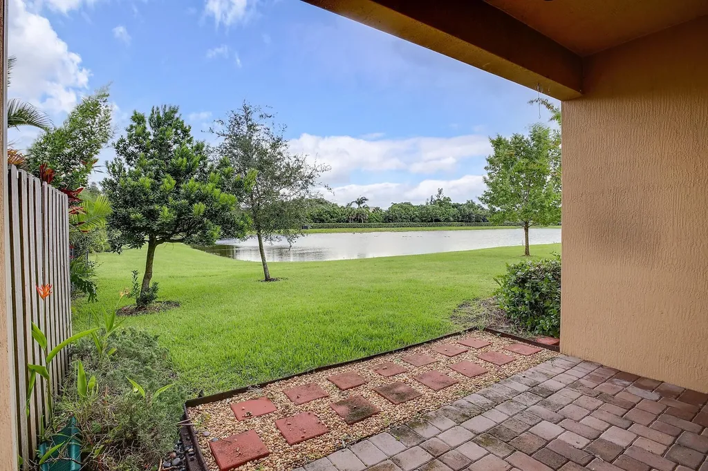 8985 Gulf Run Way Lake Worth FL 33467