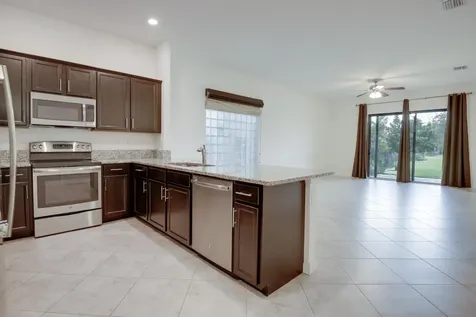 8985 Gulf Run Way Lake Worth FL 33467