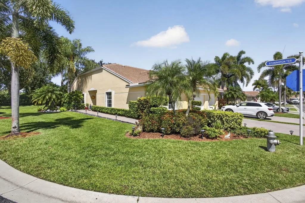 9461 Bridgeport Drive West Palm Beach FL 33411