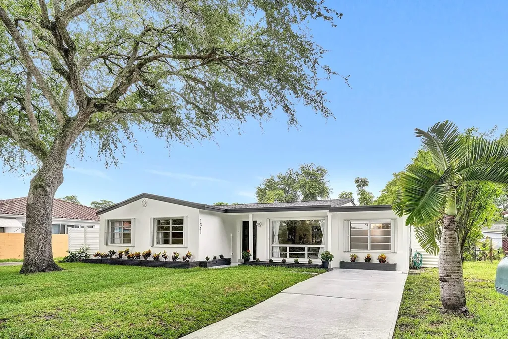 1341 N 30th Road Hollywood FL 33021