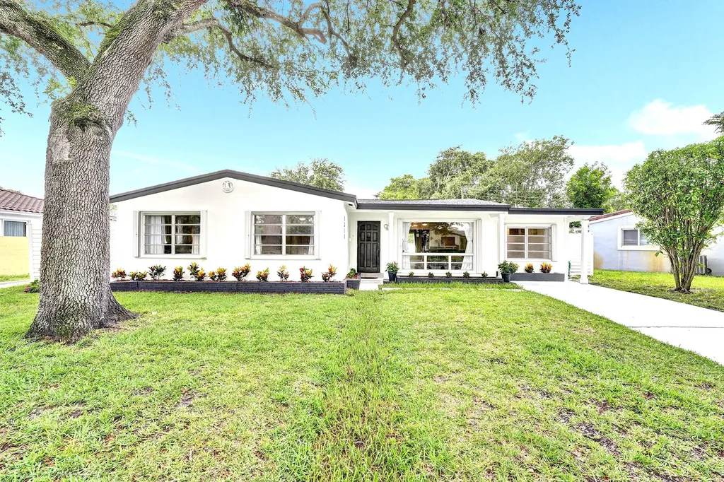 1341 N 30th Road Hollywood FL 33021